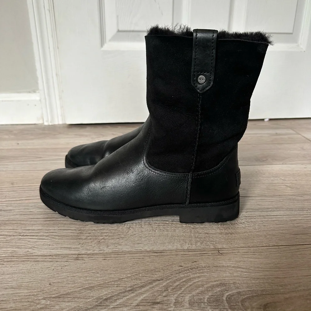 Ugg Romely Short Boot Black